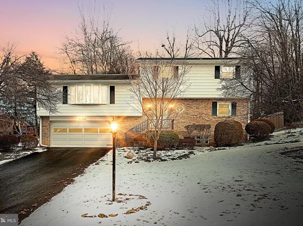 416 Rushmore Dr, York, PA 17402