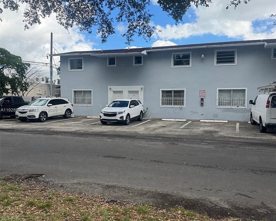 1st image of 3821 SW 13th Ct