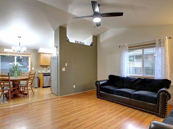 3rd image of 2223 W Meadow Blvd