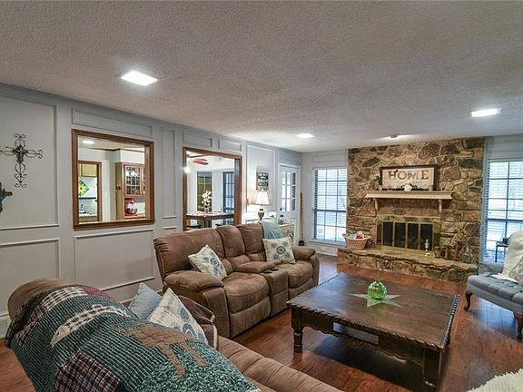 2nd image of 3605 Lake Tahoe Dr