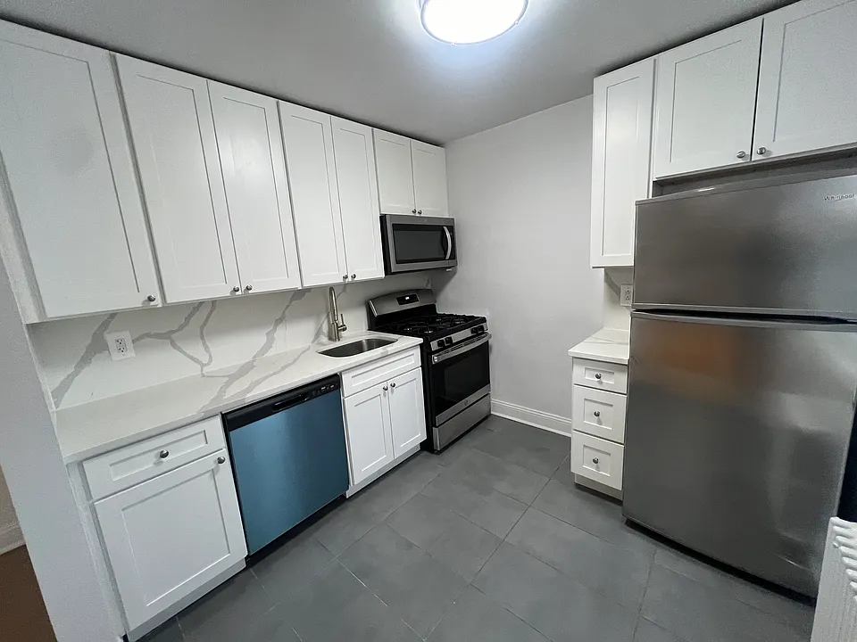 68-43 Cloverdale Blvd #A