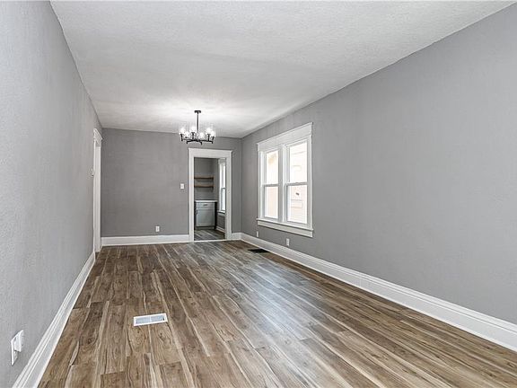 3rd image of 411 Lawndale Ave