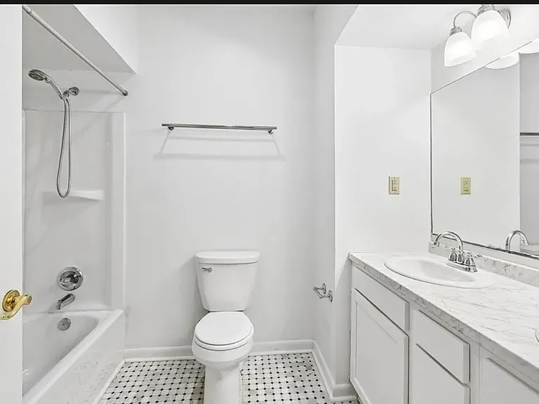 522 Mandeville St — Photo 8