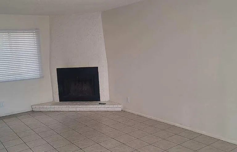15601 N 27th St #28 — Photo 3