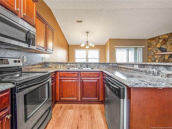 3rd image of 1014 Brookhollow Dr APT 8