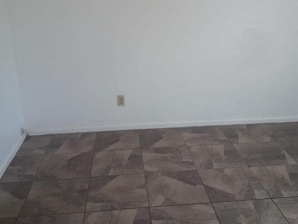 2nd image of 360 S C St