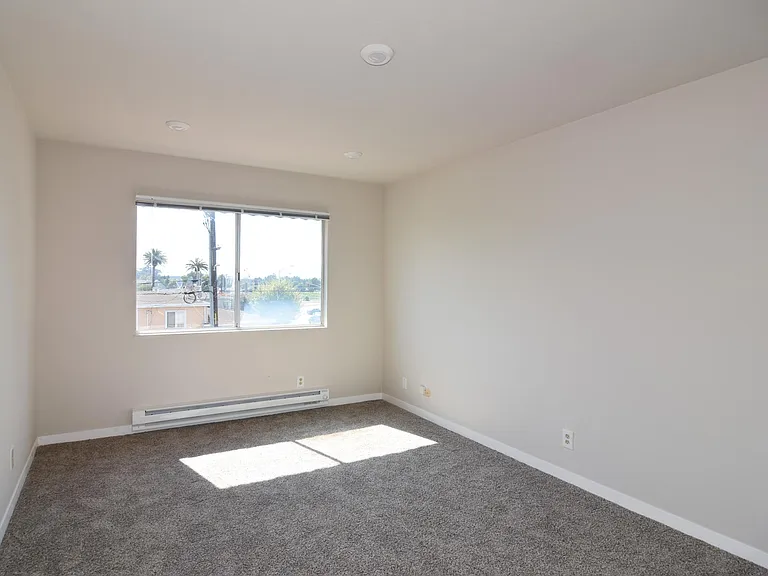 1126 Marin Ave #6 — Photo 5