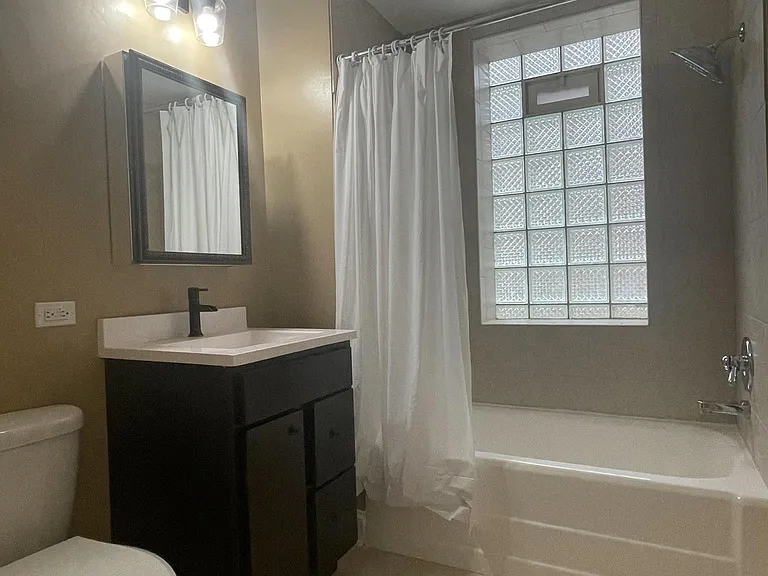 3717 N Racine Ave #2 — Photo 15