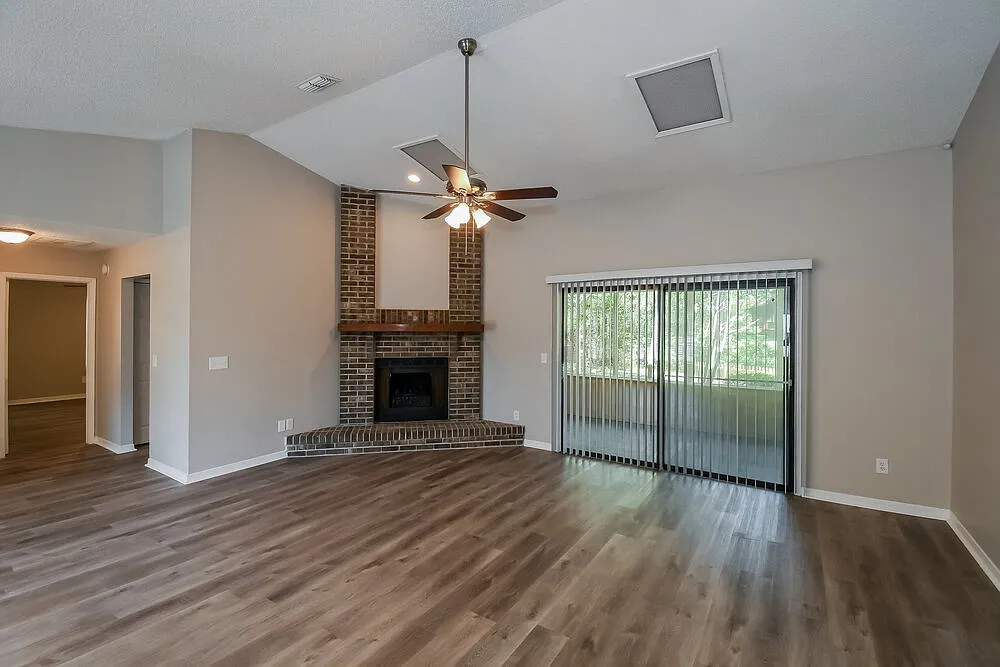 3 bed, 2.0 bath, 1766 sqft, $2,845 — Photo 3