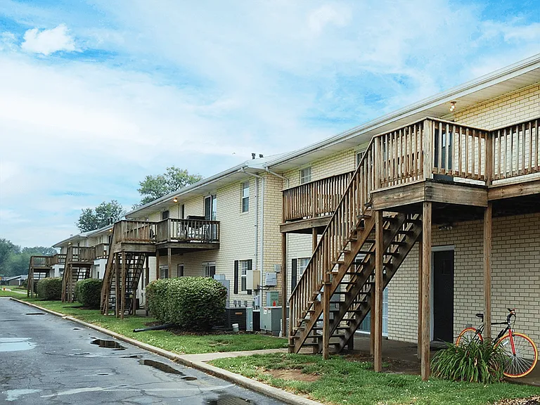 Apartments with Decks
