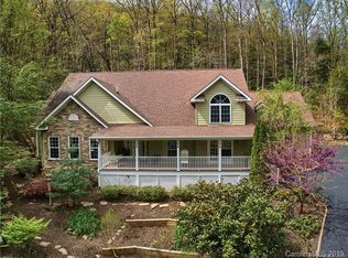 83 W Big Bear Trl, Zirconia, NC 28790