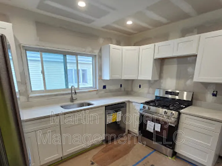 42-44 Whitman St #2 — Photo 3