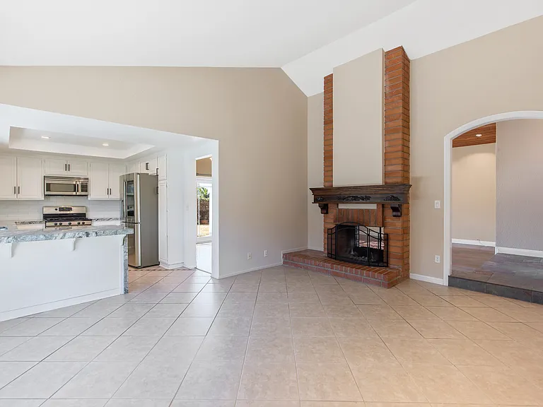 3332 Holloway St — Photo 13