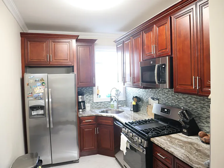 408 Woodlawn Ave #1 — Photo 4