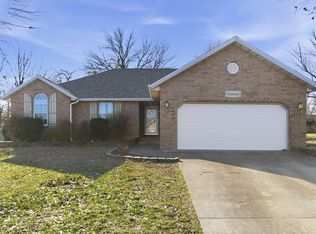 1604 E Lee St, Republic, MO 65738