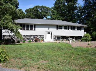 33 Rogers Hill Rd, Waterford, CT 06385