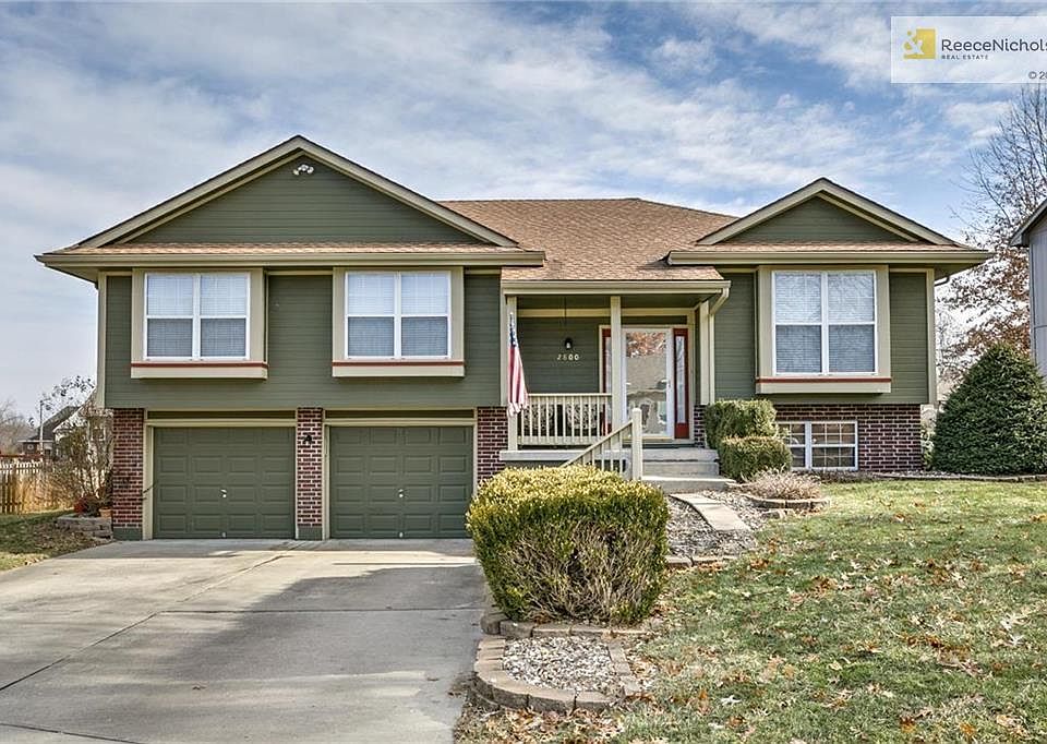 1st image of 2800 NE Arbor Ct