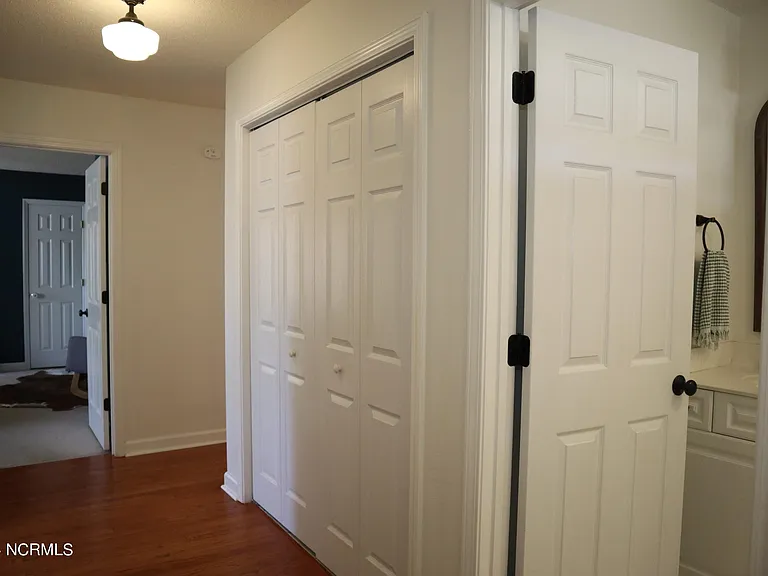 295 Sandhills Cir — Photo 15