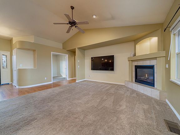 2nd image of 660 Tamarron Dr