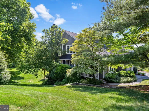 201 E Village Ln, Chadds Ford, PA 19317