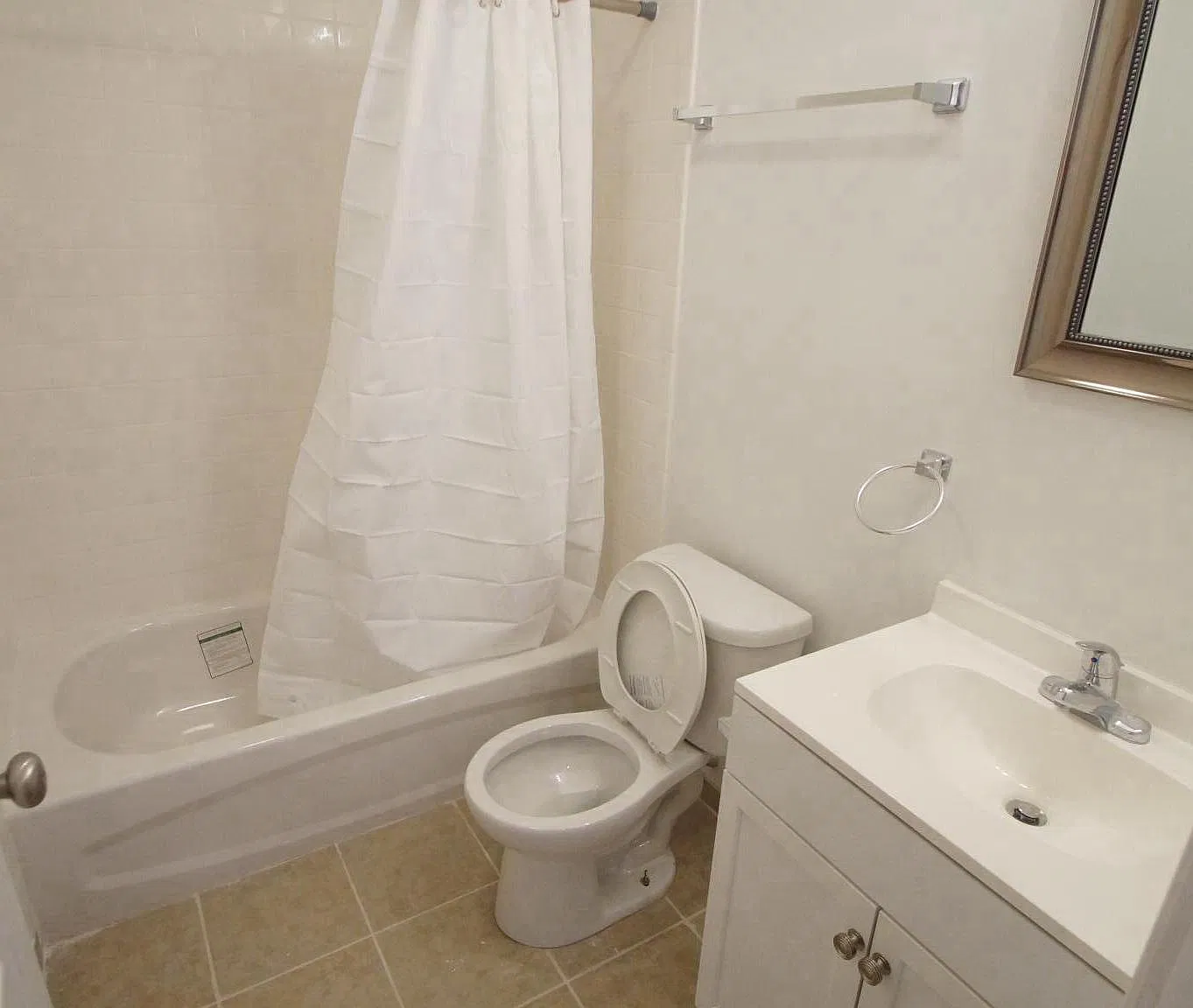2 bed, 900 sqft, $1,300 — Photo 4