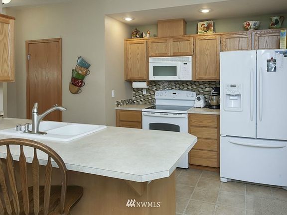 5th image of 333 5th Street SE #D-13