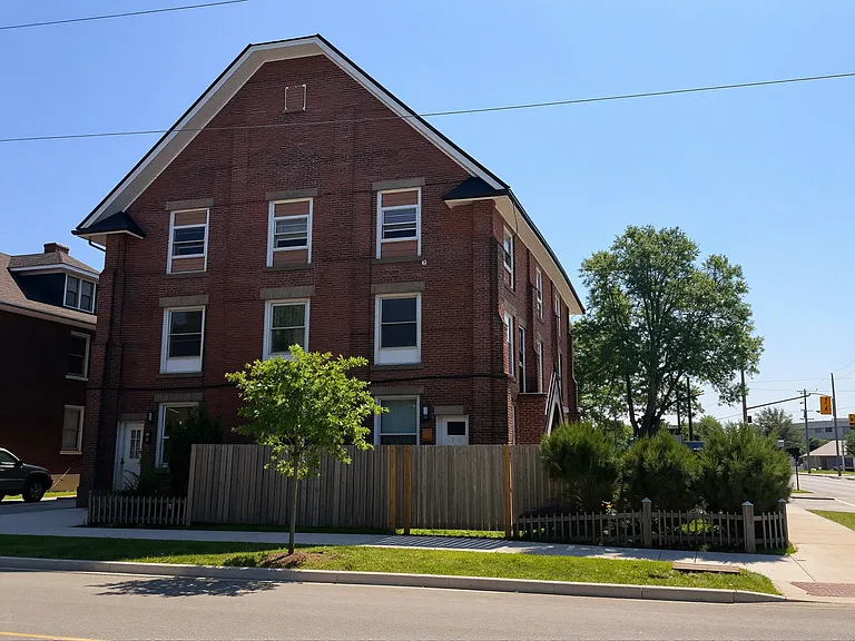 134 Victoria St S #3 — Photo 7