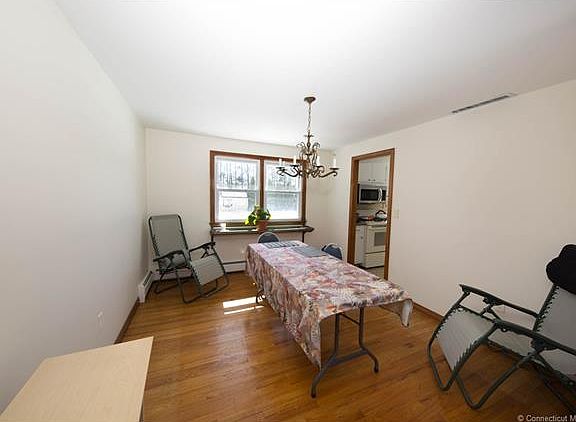 5th image of 136 Fernwood Dr