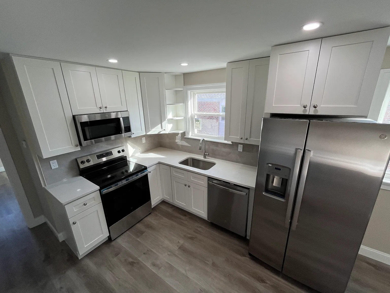24 Reese Ave — Photo 3