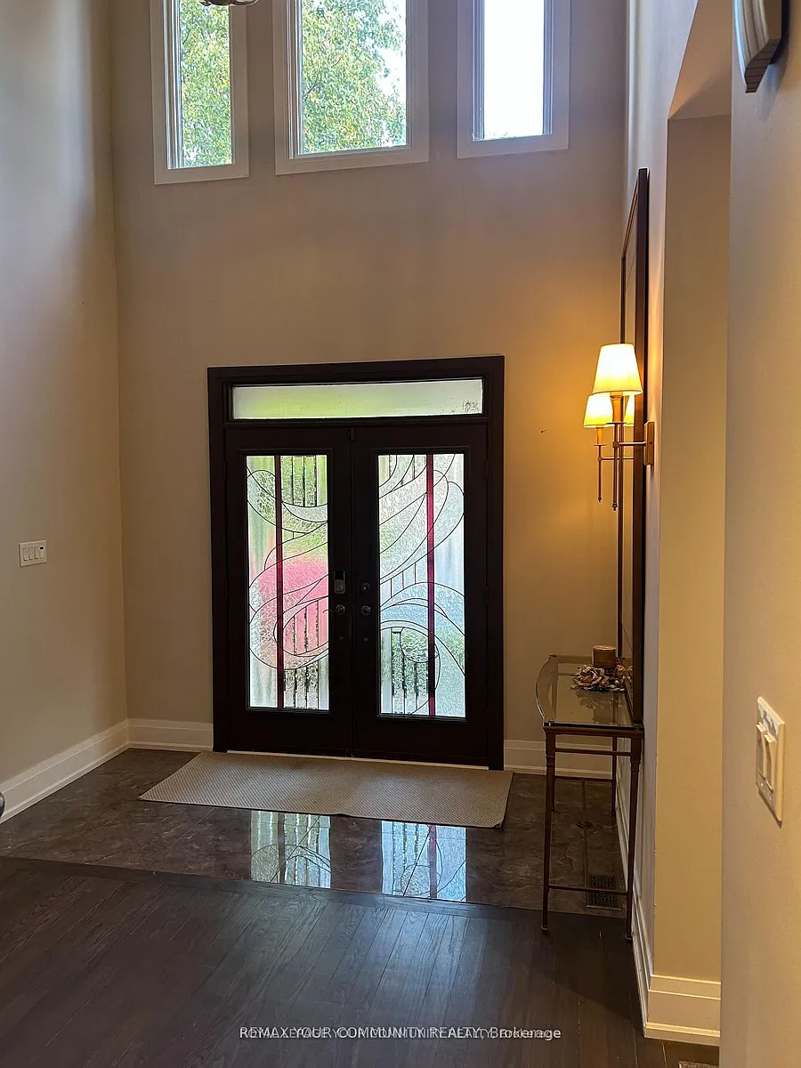Building Photo - 18 Theobalds Cir