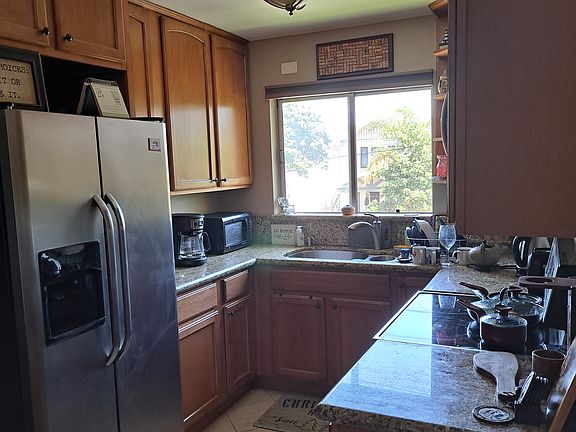 5th image of 1633 E 1st St APT 7