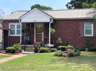 902 Nashville Ave, Sheffield, AL 35660