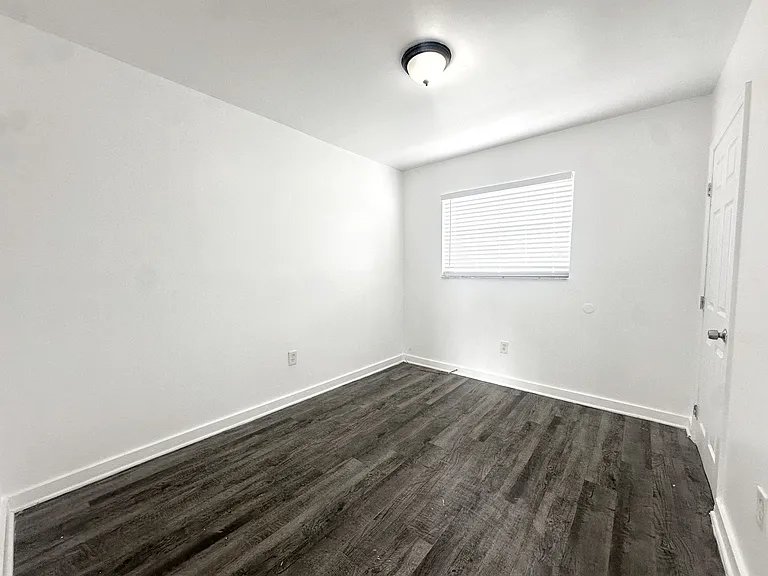 Miami Central Apartments — Photo 37