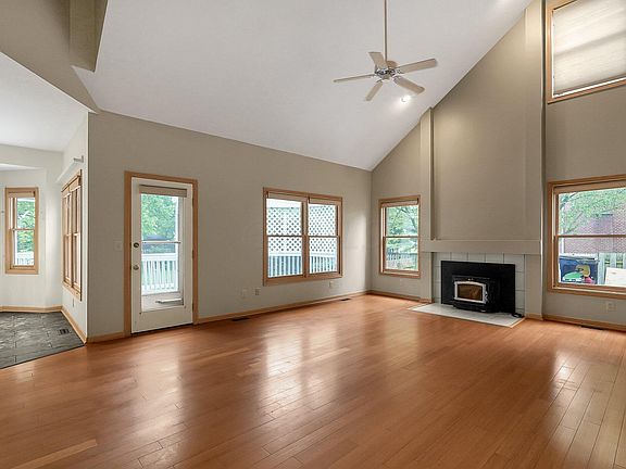 3rd image of 4639 Cressinghurst Ct
