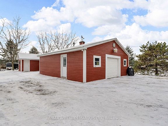 2nd image of 1590 Cornwall Centre Rd