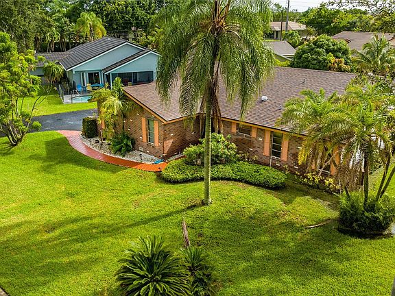 3rd image of 7130 NW 106th Avenue
