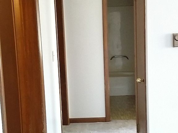 4th image of 117 Drummond Ave APT B117-21