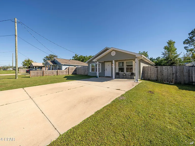 6328 Olokee St — Photo 3