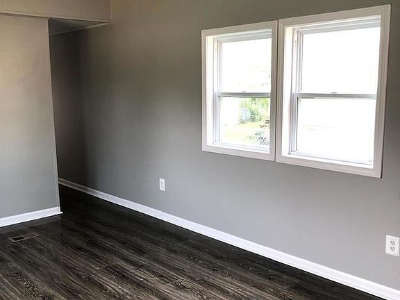 5th image of 306 Mead Dr