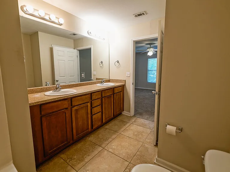 2400 Fred Smith Rd #204 — Photo 23