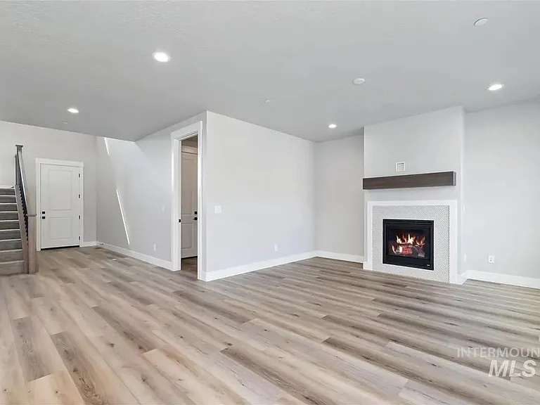 578 Hidden Mill Ct — Photo 3