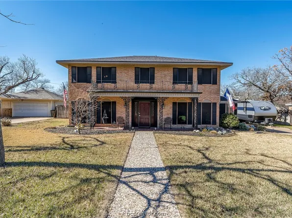 2505 Memorial Dr, Bryan, TX 77802