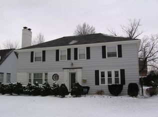 3030 Van Aken Blvd, Shaker Heights, OH