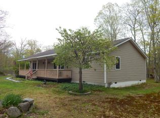 117 Oakenshield Dr, Bushkill, PA
