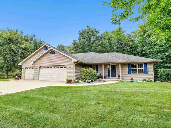 356 Falcon Cir, Pulaski, WI 54162