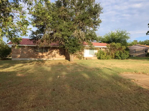 301 Travis St, Ranger, TX 76470