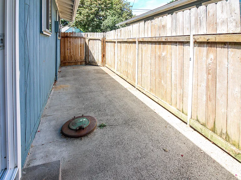 1073 Ruge St NW #1073 — Photo 24