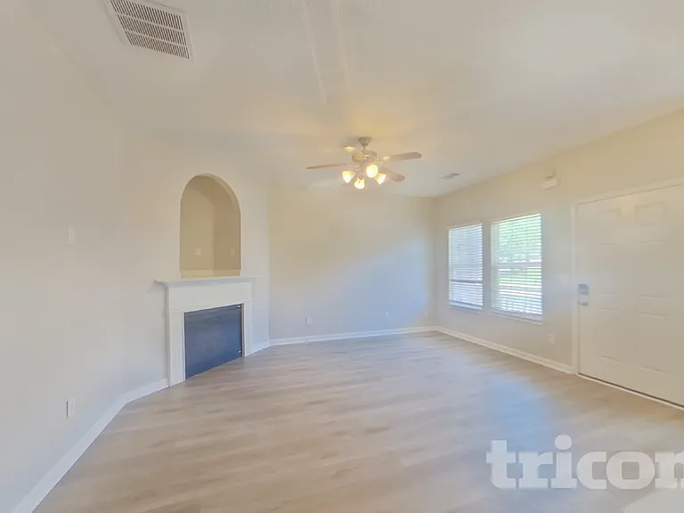 7599 Avalon Blvd — Photo 2