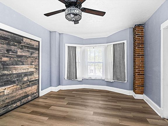 4th image of 1006 87th Ave W #uppe