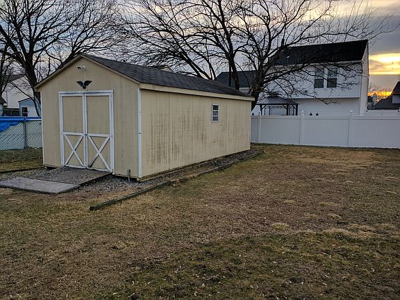 3rd image of 187 Chinnick Ave